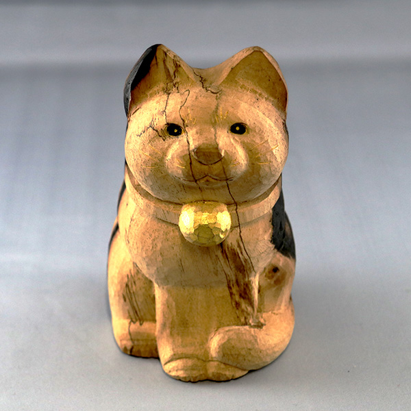 黒柿木彫　猫