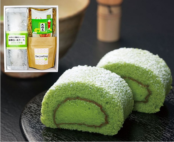 (B)抹茶ロールケーキと紅茶・大福茶(抹茶)セット
